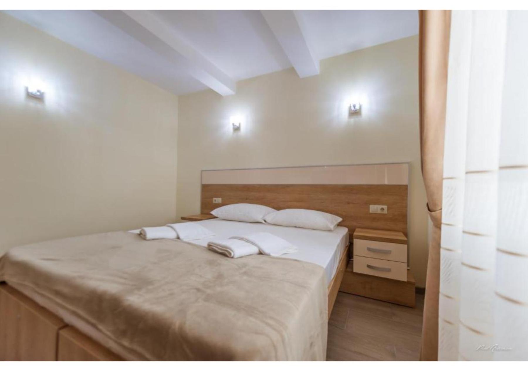 Luxury Apartment Pitesti Exterior photo
