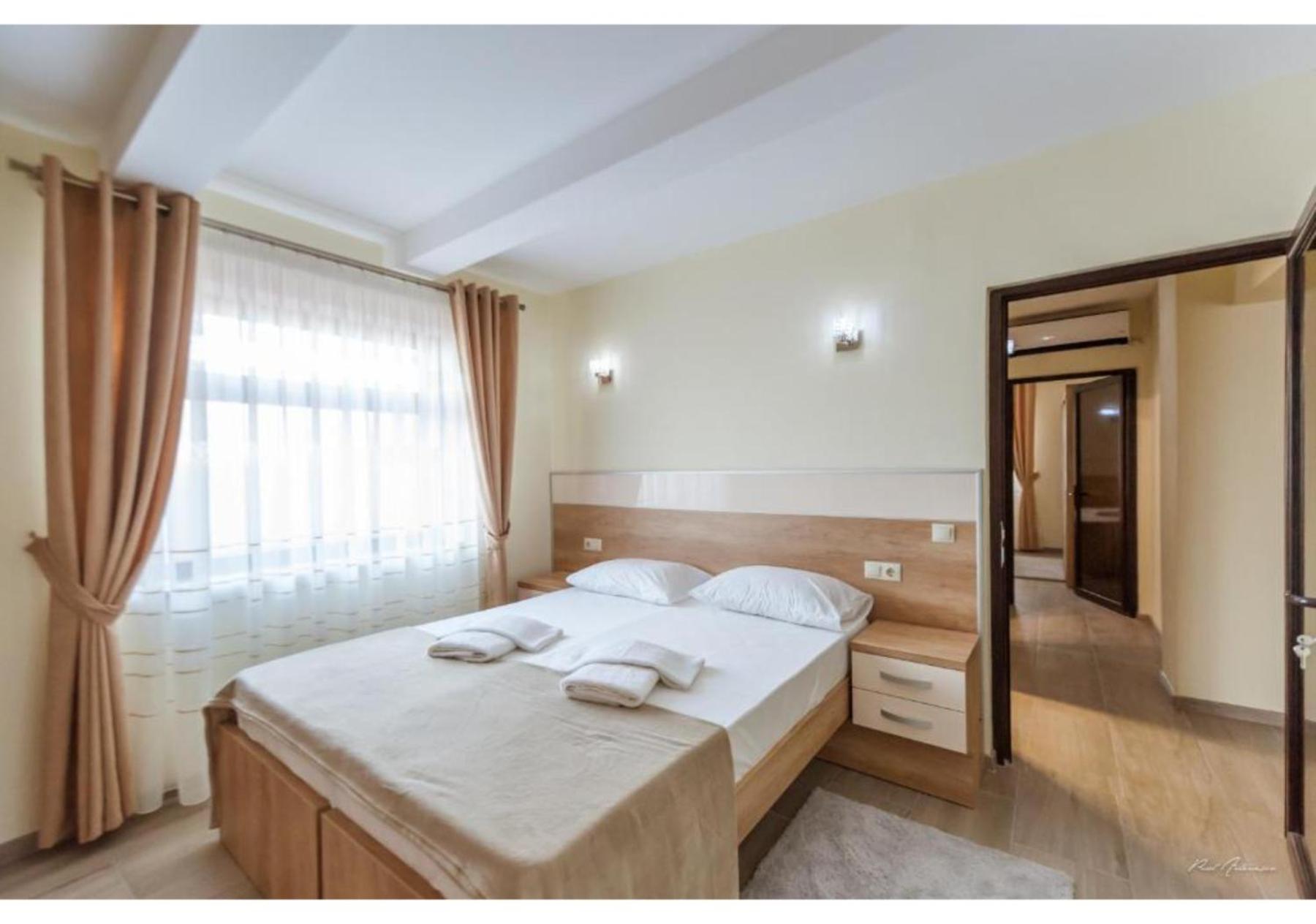 Luxury Apartment Pitesti Exterior photo